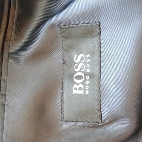 Hugo Boss Modern Fit - Gray Glen Check Wool Suit (Made in USA) 40R - Picture 10 of 13